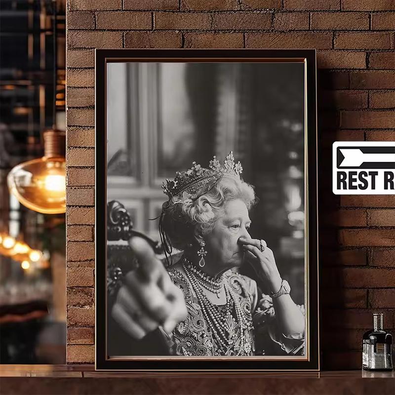 Vintage Queen Portrait Art Posters Prints Toilet Humor Amusing Retro Canvas Painting Wall Pictures for Funny Bar Bathroom Decor