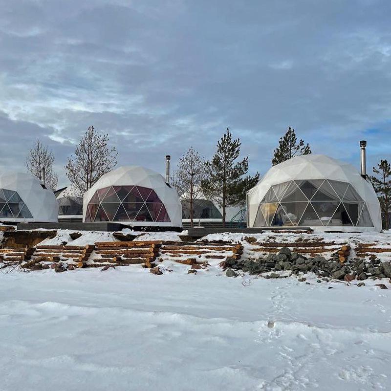 Sferyczny namiot bąbelkowy: Luksusowy Glamping na Pustyni i Obserwacja Gwiazd