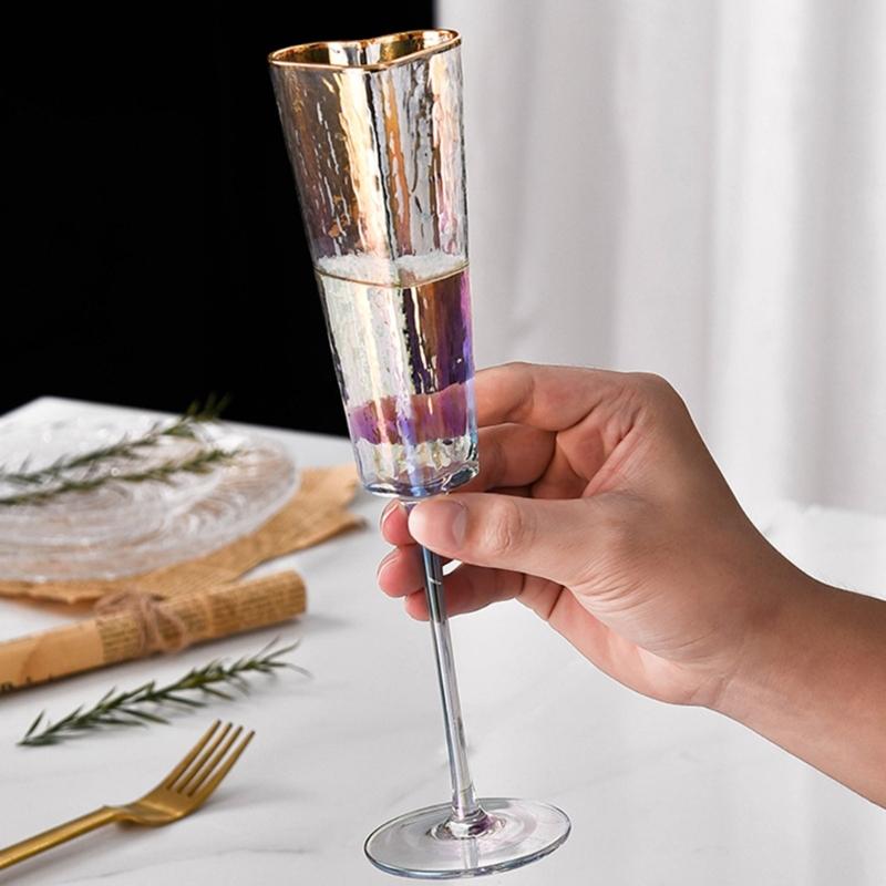 2 ks Pohár ve tvaru srdce Lásky Sofistikovaná sklenice na šampaňské Zlaté okraje Skleněné nádobí pro elegantní servírování nápojů