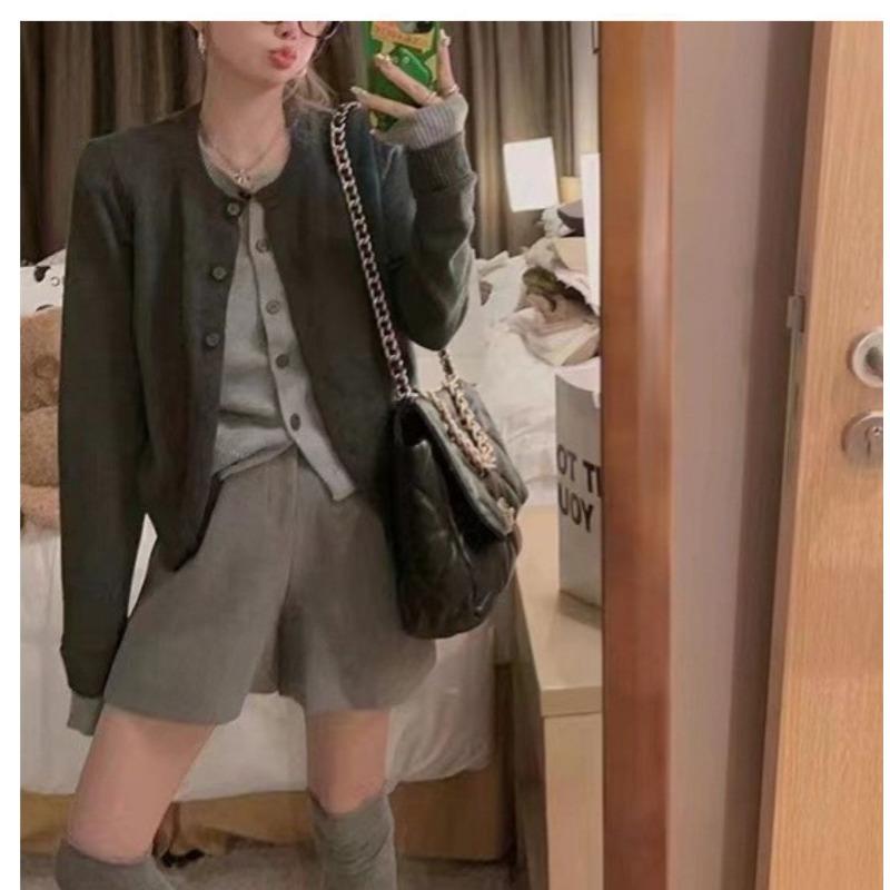 Gray fake two-piece crew neck button-knitted cardigan women's spring new women's sweater trend