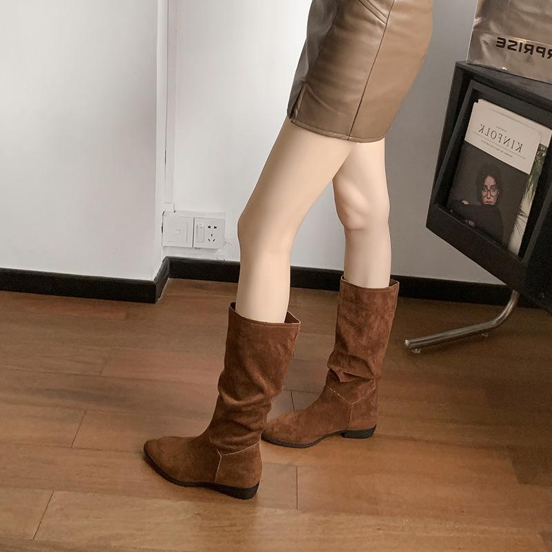 2025 summer, autumn and winter new fashion boots women's thick heel pointed street retro suede low heel high boots