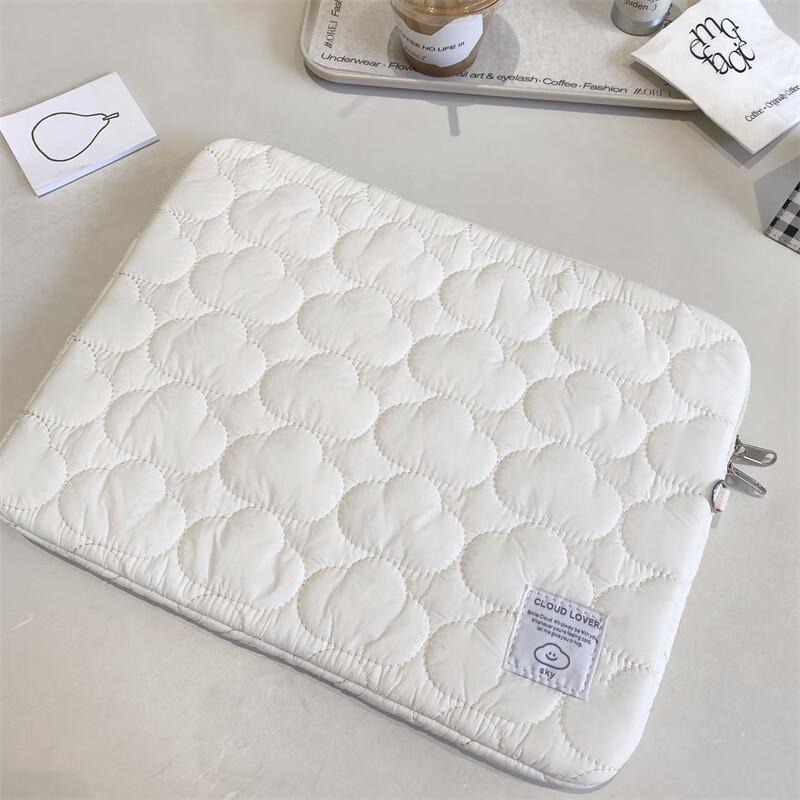 Roztomilé pouzdro na tablet a notebook s výšivkou mráčku