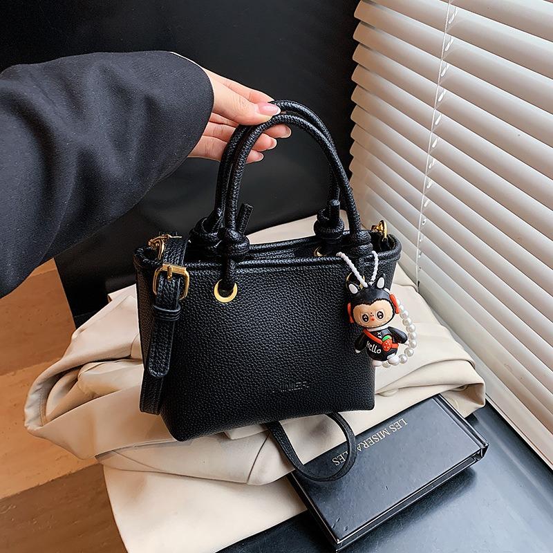 Early Spring Niche Handbag Women's New Fashion Handbag Small Tote Bag Versatile Commuter Messenger Bag