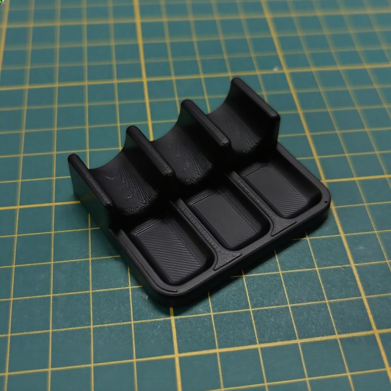 

Пластиковый держатель для кистей, Легко чистить, Удобно носить, Компактная коробка для хранения кистей для акварельной и акриловой живописи маслом чёрный