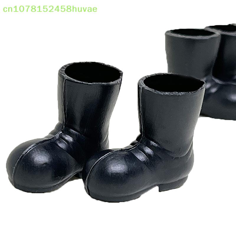 1 пара 1:12 мініатюрних лялькових будиночків Взуття Санта-Клауса Чорні різдвяні чобітки Дощові чоботи Дитяча удавана іграшка Аксесуари для лялькового будиночка