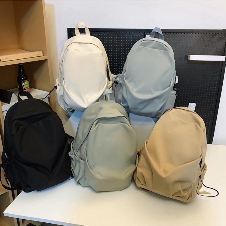 Large Capacity Nylon Lightweight Fashion Backpack for Casual Hiking and Commuting