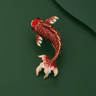 Chaque année, il y a des broches poisson, des broches carpe festives de Nouvel An exquises pour femmes haut de gamme, des épingles à pull