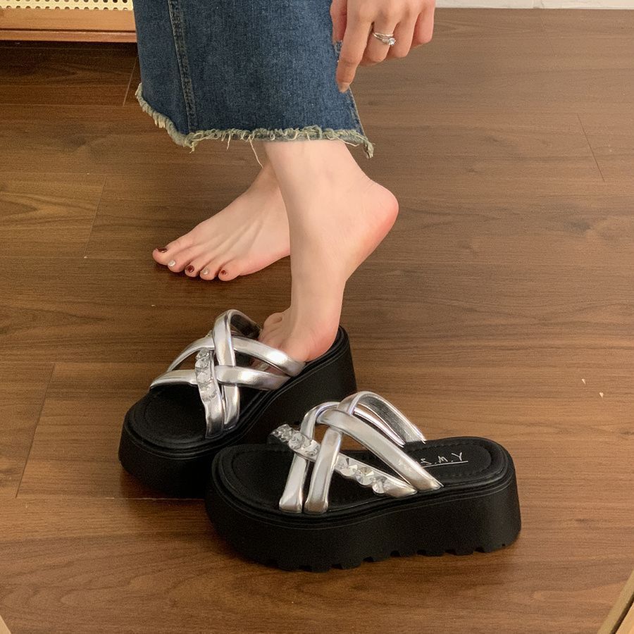 Height-increasing one-word slippers rhinestone premium outer wear foreign style versatile non-slip and comfortable 2025 new summer fashion thick botto