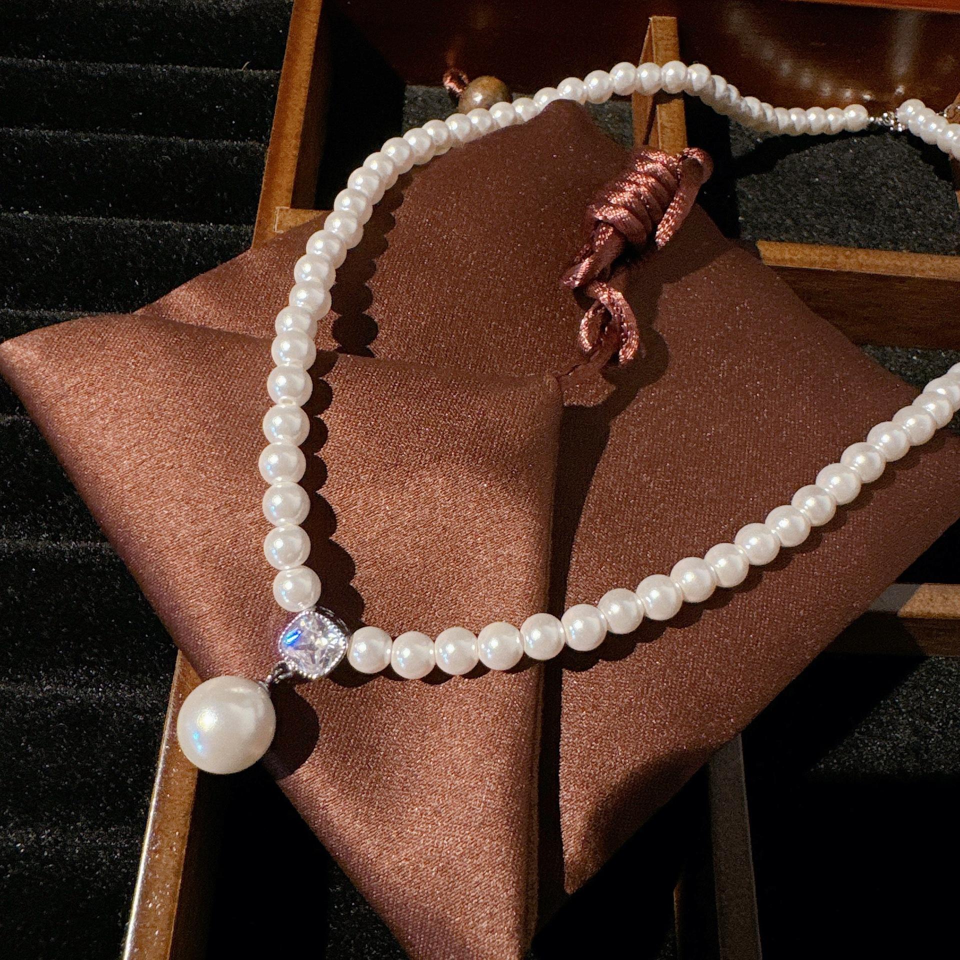 

Mermaid Tears, Aobai Baby Bottle Pearl Pendant Free Removal, Tahiti, Double Wrap Broken Silver Necklace