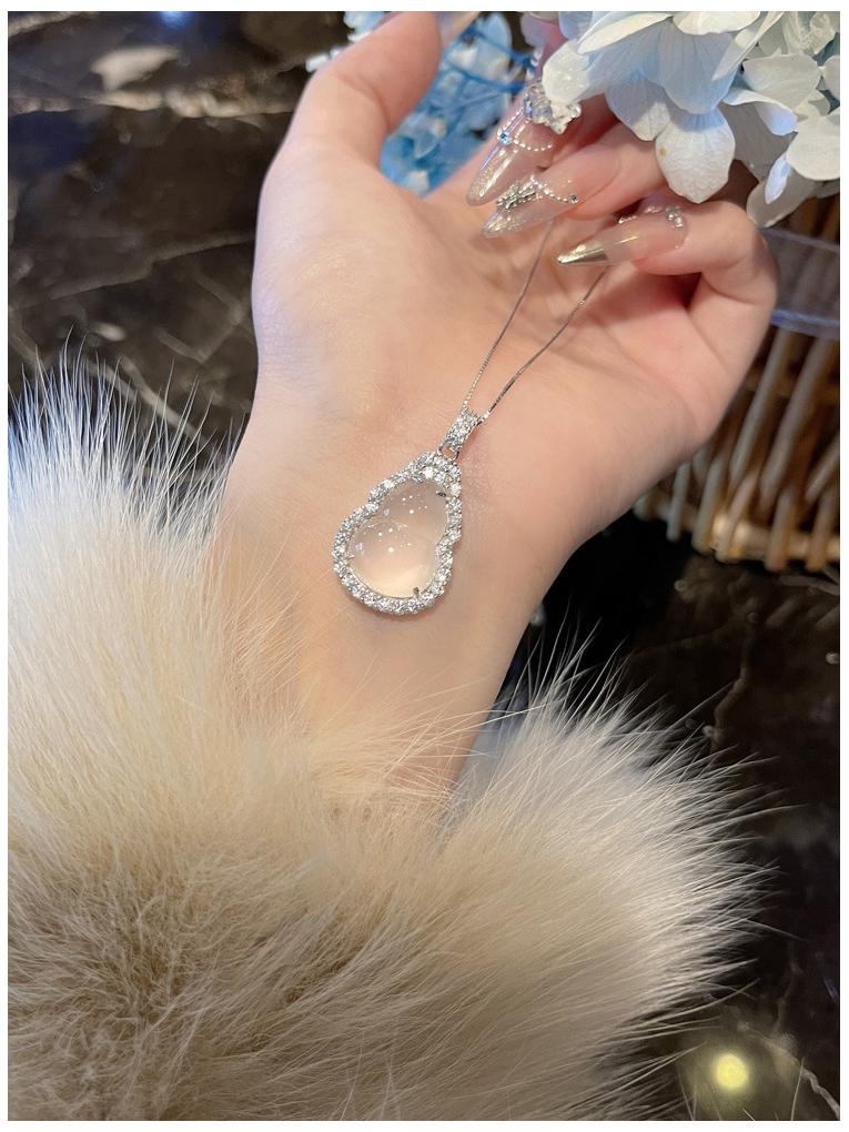 Yufulu Genuine S925 Sterling Silver Chalcedony Gourd Necklace with Clavicle Chain