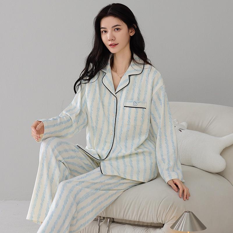 Artistic Style Sleepwear Set for Women