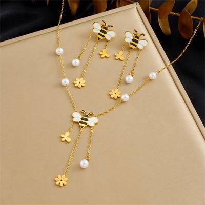 Parures et bijoux – Parures de bijoux