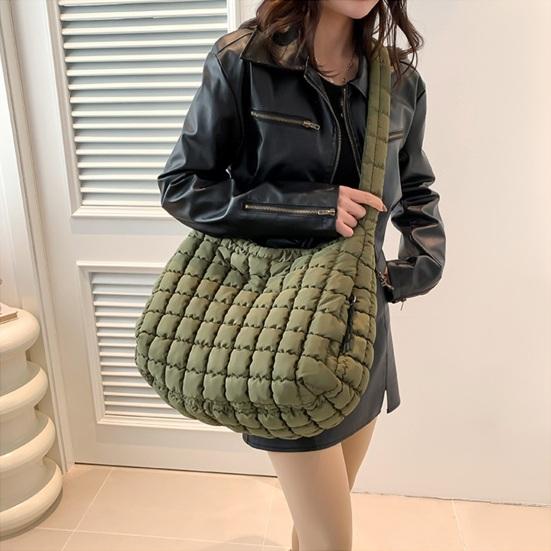 Vrouwen Schoudertas Grote Capaciteit Ritssluiting Effen Kleur Gewatteerde Puffer Gewatteerde Tote Bag Pendelen Winkelen Reizen Crossbody Tas Puff Sling Bag