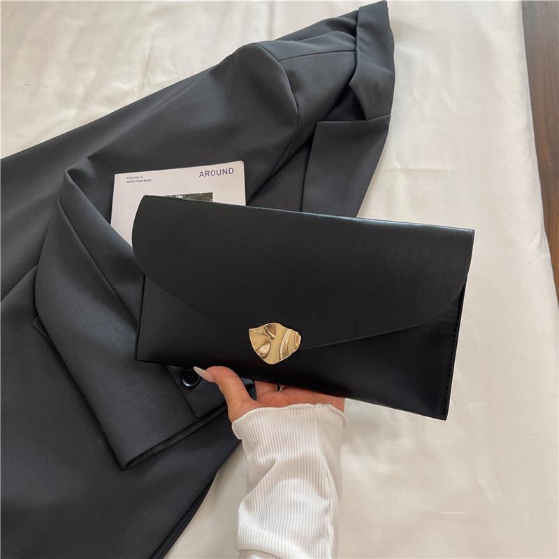 Иностранный стиль тренд новая сумка-конверт большая вместимость 2025 осень кэжуал мода простой корейская версия иностранный стиль ручная сумка