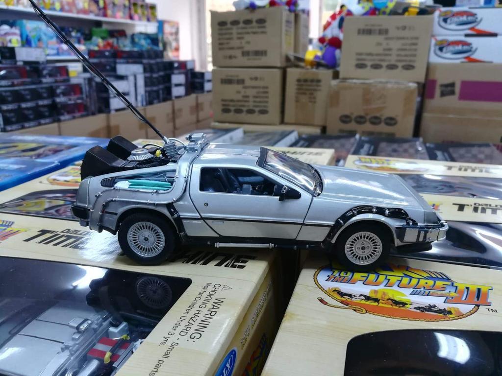 Yamato 124 BACK TO THE FUTURE I DeLorean Finished Product