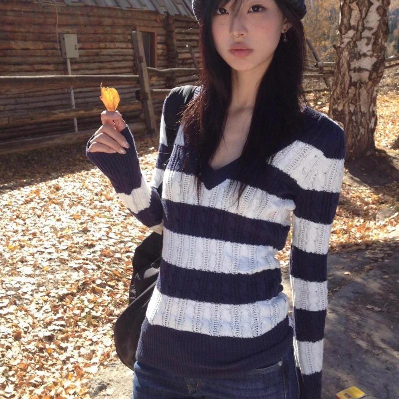2KWEIRD Y2k V-neck Striped Sweater Vintage Harajuku Knit Slim Pullovers Korean Style Knitwear 2000s Aesthetics