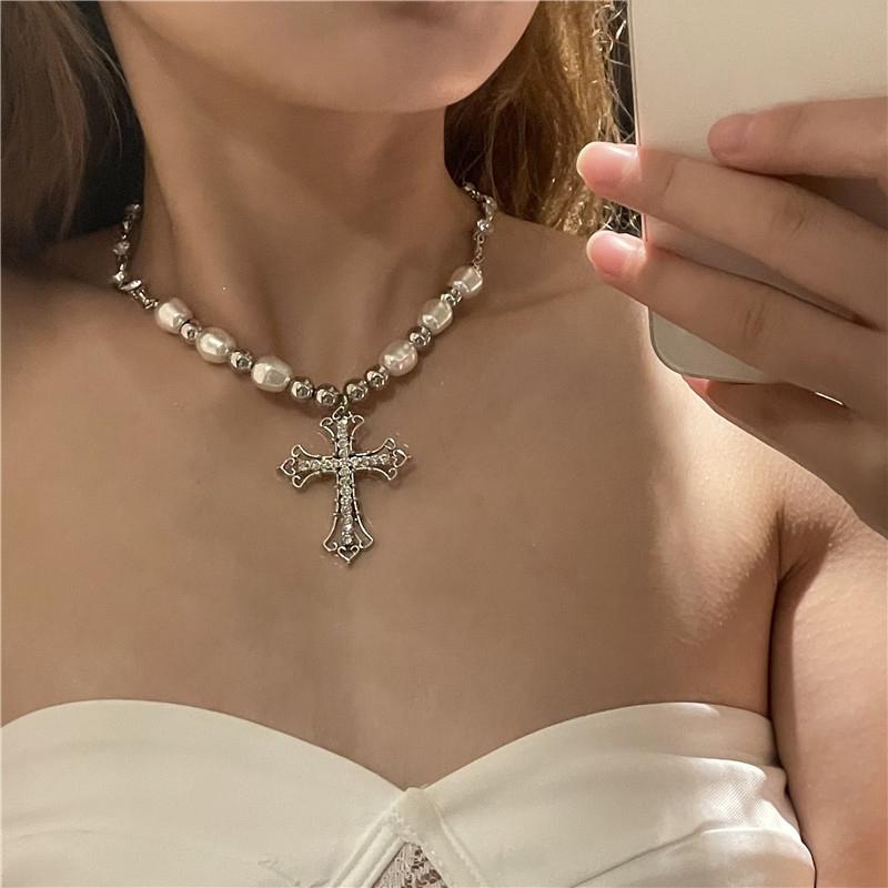 Trend Sweet And Cool Artificial Diamond Cross Pendant Pearl Personality Cool Wild Collarbone Chain Necklace Gift