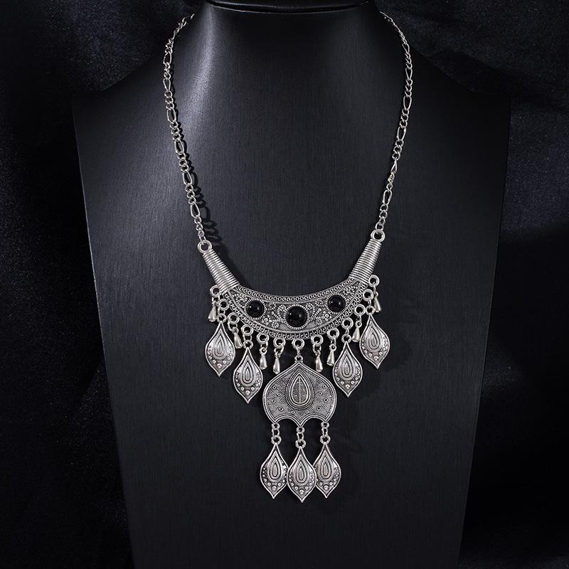 Retro Ethnic Portrait, Coin Tassel Necklace, New Chinese Exotic Collarbone Chain, Miao Jiang Girl Neck Chain