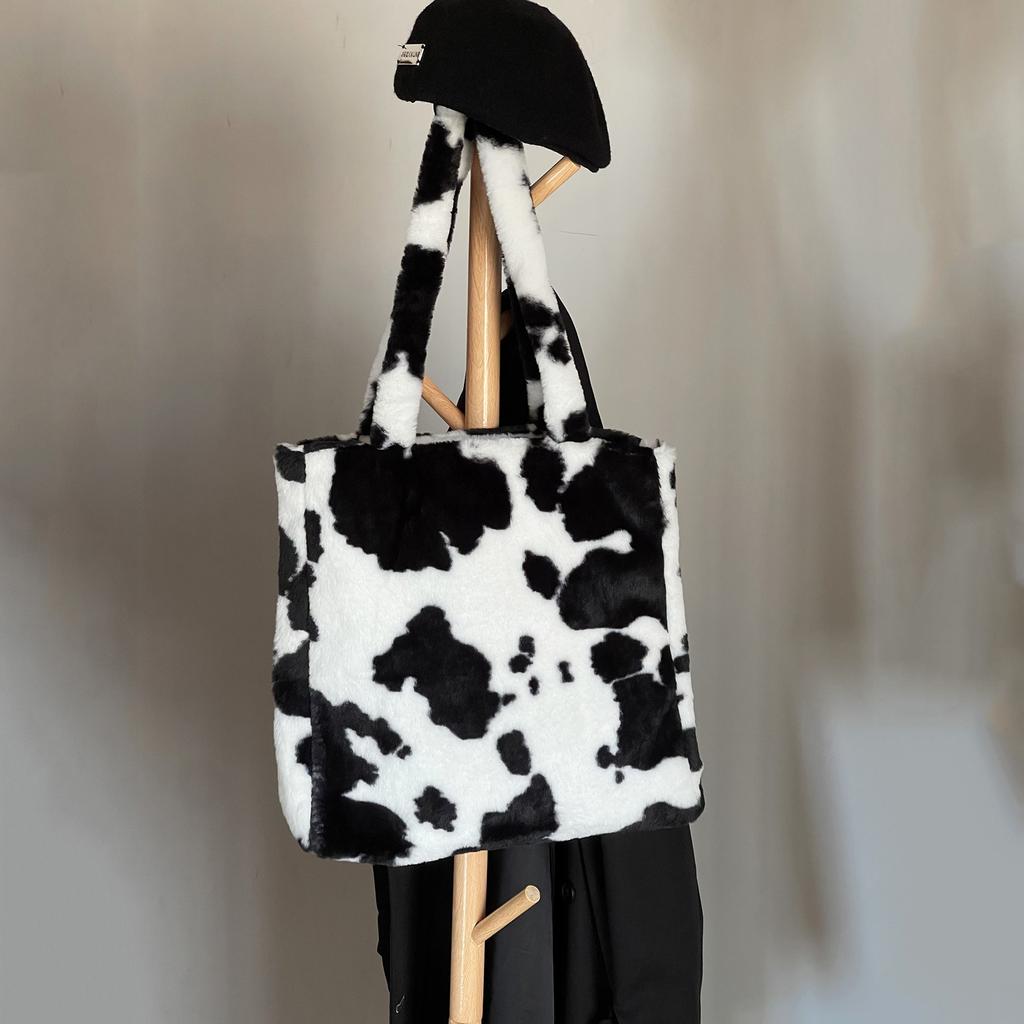 Retro Furry Portable Underarm Bag for Women Autumn and Winter New Leopard Large Capacity Western Style Unique One-Shoulder Messenger Bag