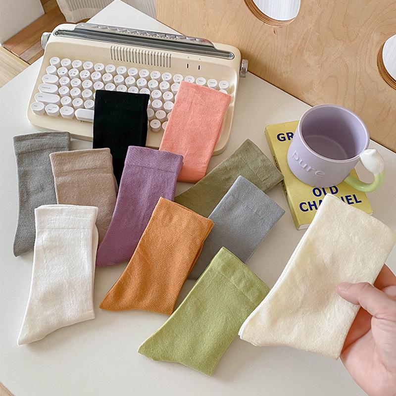 Women's Breathable Antibacterial Cotton Mid-Calf Socks – Spring & Autumn Style, Loose Fit, Dopamine Anti-Pilling, Postpartum Friendly