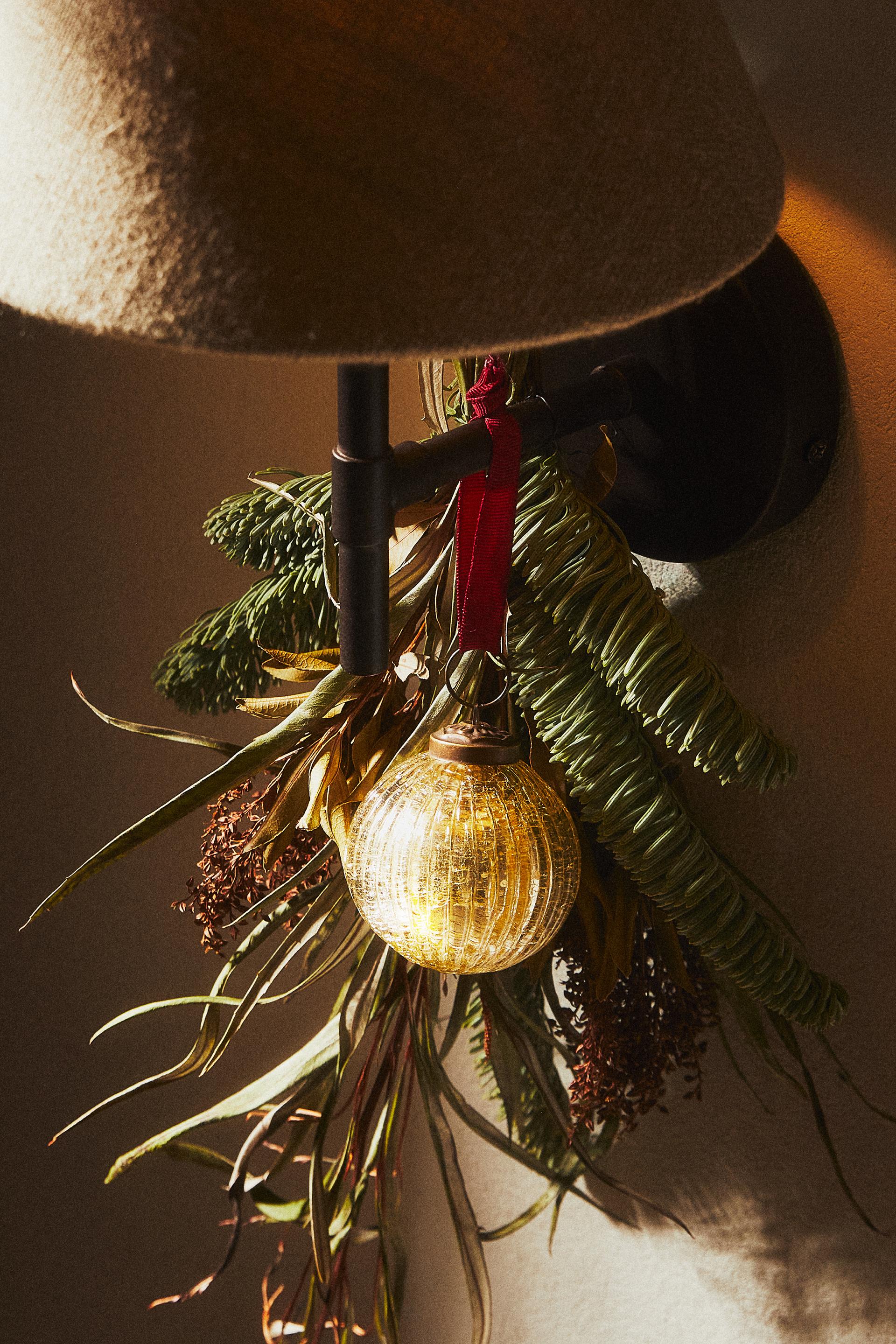 

CRACKLED STRIPED CHRISTMAS BALL ORNAMENT