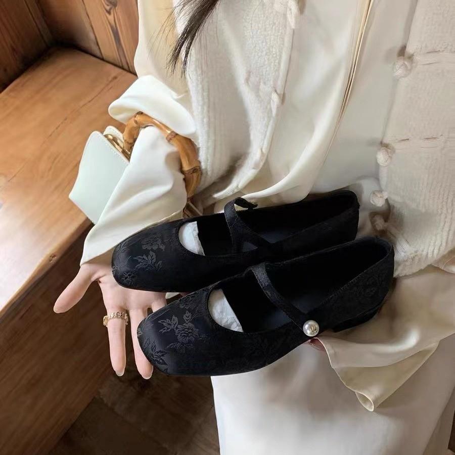 Fashion Flat Shoes for Women 2025 Spring and Autumn Pearl Square Toe Jacquard Mary Jane Shoes Ladies Loafers Women Zapatos De Mujer