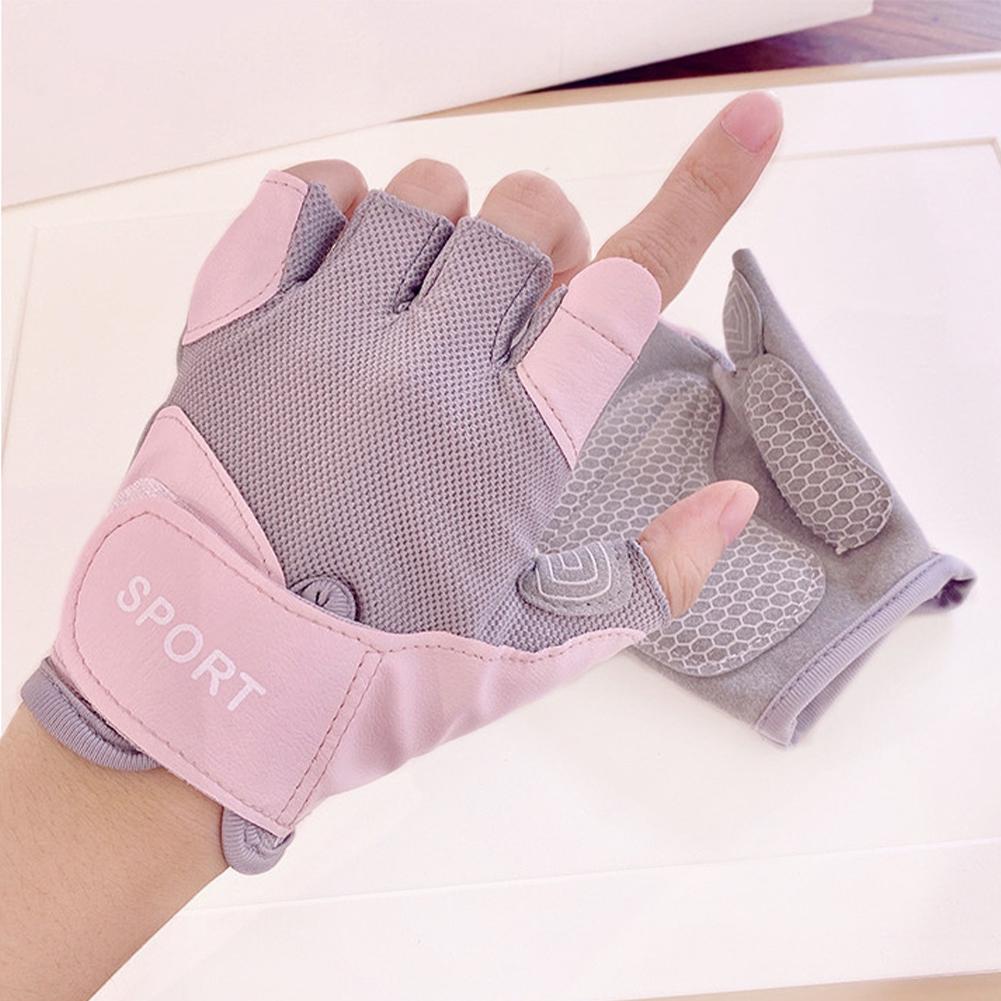 1Pair Women's Half Finger Fitness Gloves Anti-slip Wear-resistant Shock Absorption Workout Gloves for Kettlebell Training Yoga Cycling