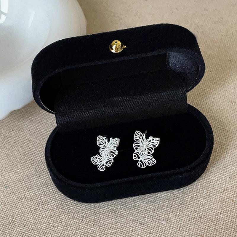 Exquisite, Sweet And Empty Metal Butterfly Stud Earrings For Women, Small Personality, Fashionable And Elegant Trend, Versatile Earrings And Earrings.
