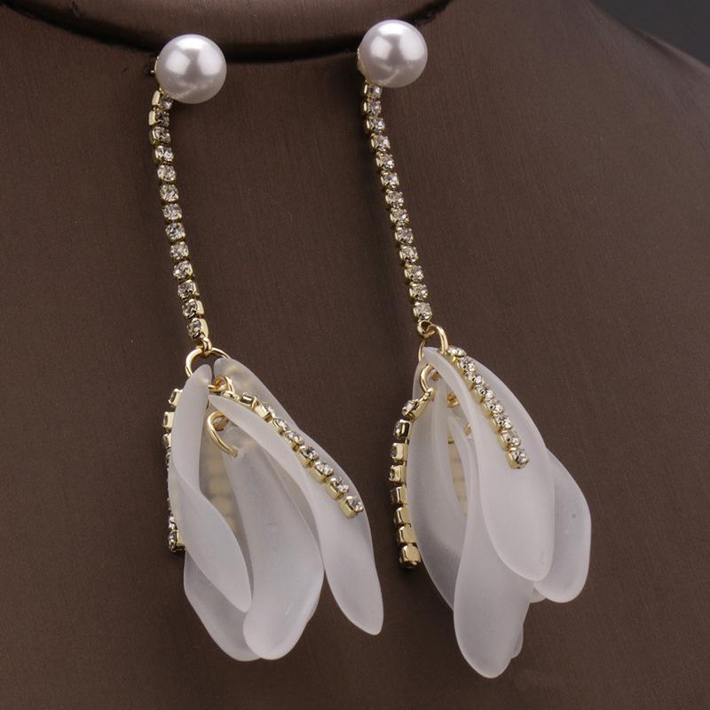 New Hot Selling Small Flower Tassel Ear Hooks for Weddings