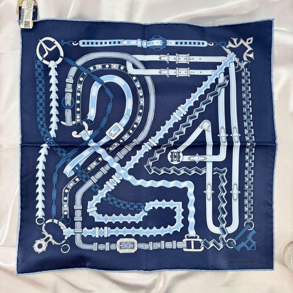 Used Unused Hermes Pocket Square 42cm Silk Scarf With Tags and Box