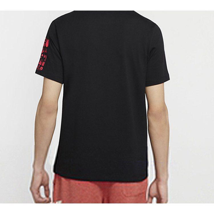 Nike T-Shirts Herren Schwarz Rundhals Mittlere Gerade Passform CW0385-010