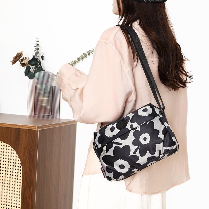 Sunflower Crossbody Bag Women's Multi-Layer Large Capacity Shoulder Bag