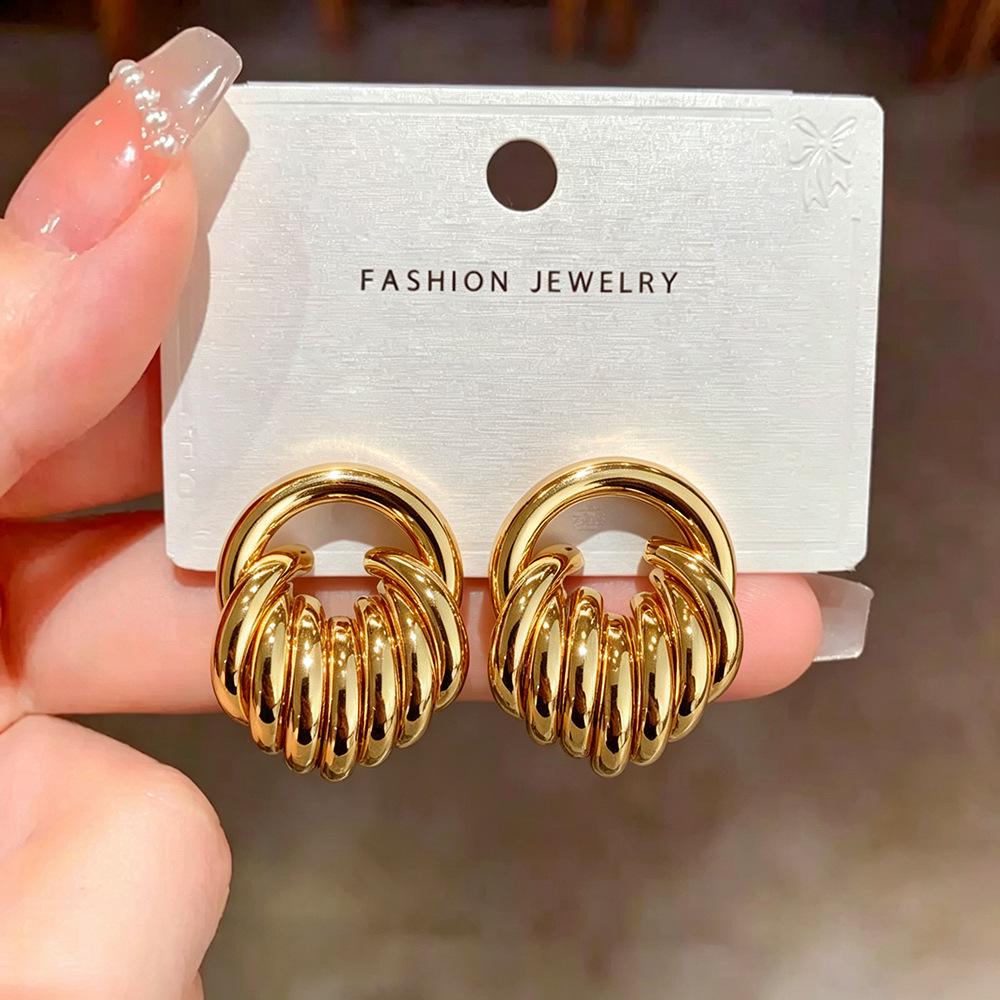 Elegant Geometric Earrings for Women: Chic, Luxurious, Simplistic, and Versatile Everyday Accessory