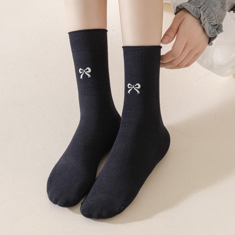 5/10 Pairs Casual Spring Autumn Embroidered Bow Mid Calf Socks Cute Long Calf Pile Socks Breathable and Sweat Absorbing Cotton Socks for Women