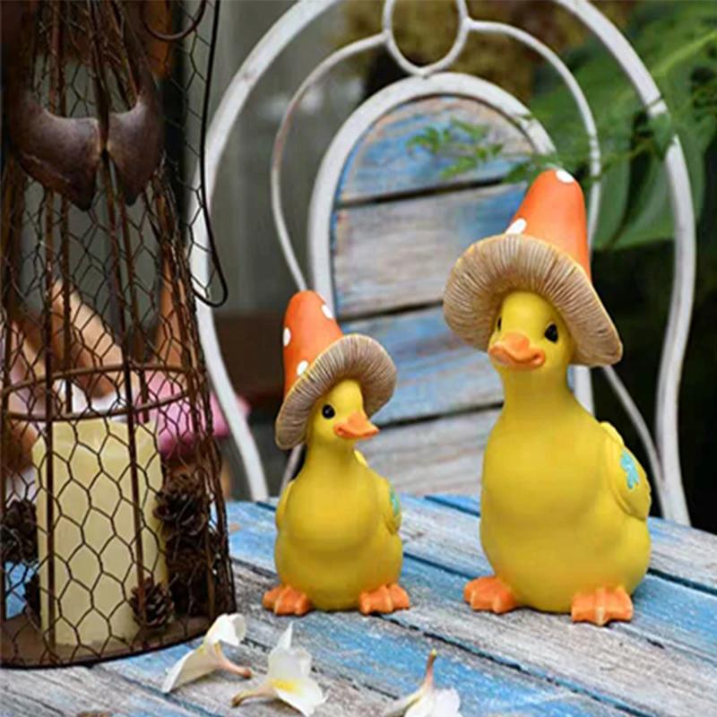 Mushroom Straw Hat Small Yellow Duck Silicone mold Animal Duck Decor Statues Outdoor Courtyard Garden Landscape Home Decor