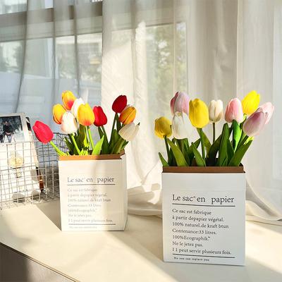 10 STÜCKE Mini Tulpe Simulationsblume Hochzeit Zuhause Kunstblume Foto-Requisiten Dekorative Accessoires Handstrauß