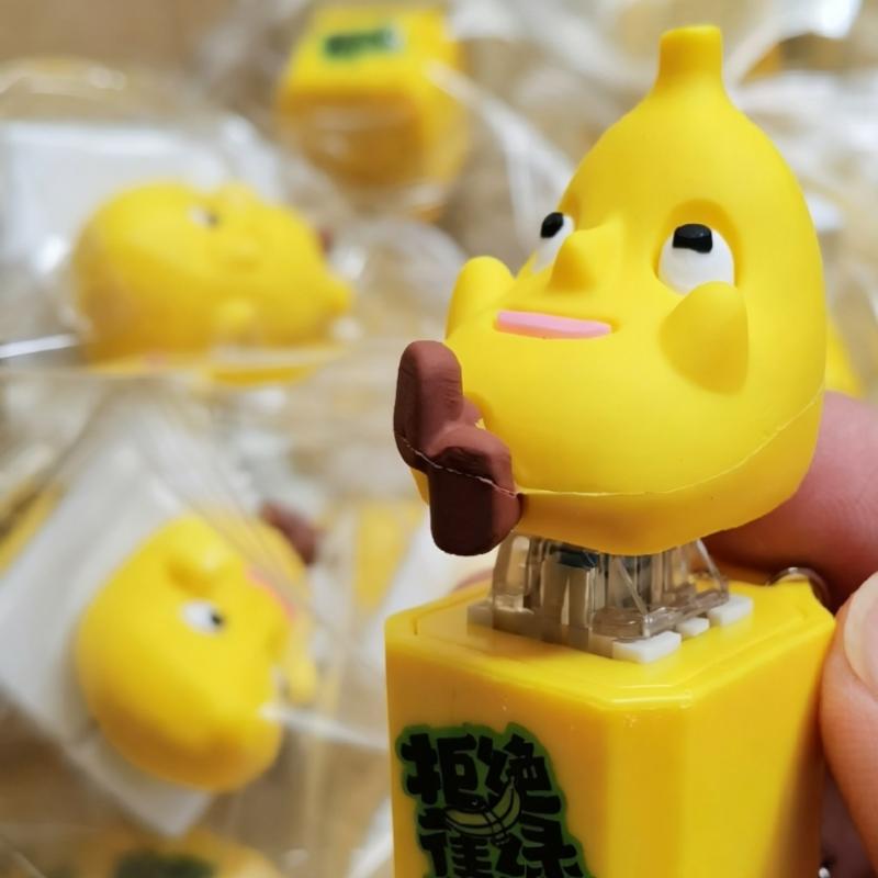 Cartoon Banana Keyboard Clicker Fidget Toys Led Keycap Keychain Stress Relief Fingertip Gadget Decompression Toys