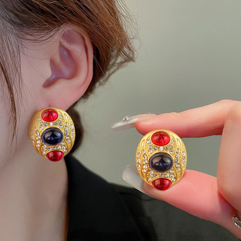 Vintage Retro Court-Style Two-Tone Oval Stud Earrings for Women