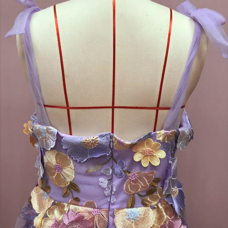 Elegantní 3D květinové výšivky Ženy Šaty s řemínkem Sladká krajka s ramenem Společenské šaty bez zad Jaro Léto Dámský župan