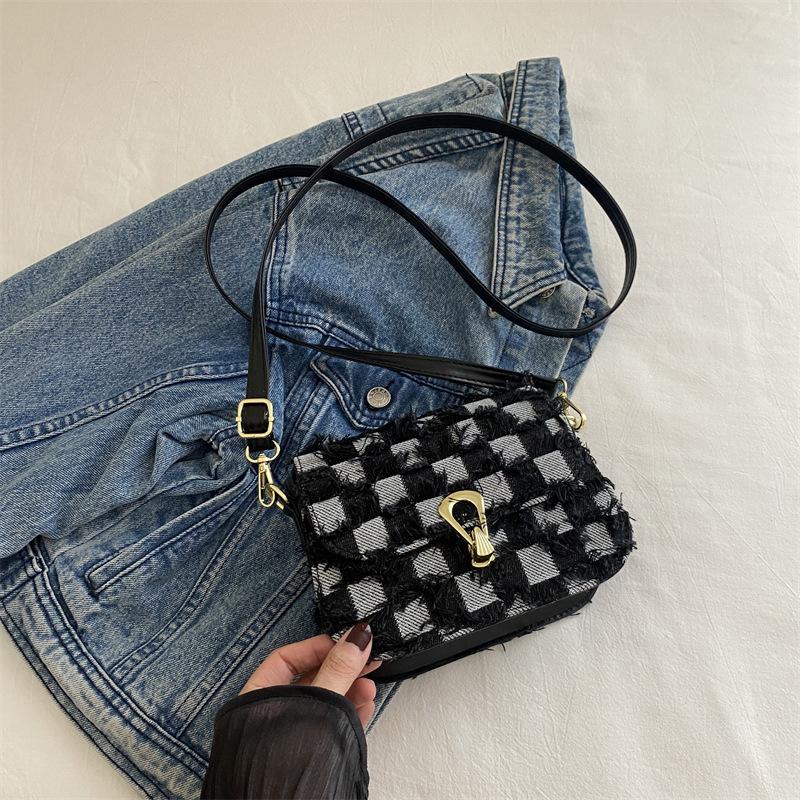 

Модная сумка для поездок на работу, простая повседневная сумка-мессенджер, модная сумка-мессенджер для поездок на работу, лето 2024, новая корейская простая наплечная сумка чёрный