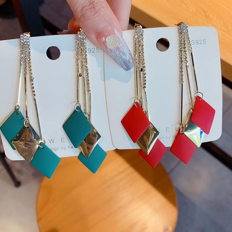 Elegant Geometric Tassel Earrings with Diamond Accents - Versatile and Stylish Rhombus Studs.