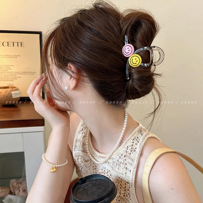 Smiley Face Hairpin High PonytailShark Clip Hair Accessory At The Back of The Female Head