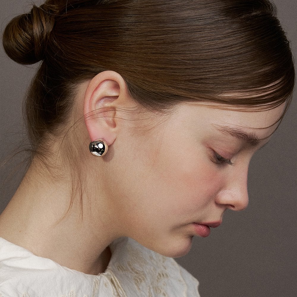 [Hei][Worn by Lee Chae-yeon, Lee Na-yeon, and Lee Se-hee] Big Metal Ball Earring