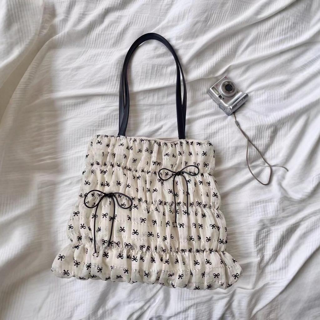 Retro Bag Women's 2024 New Love Letter Tote Large Capacity Versatile Casual Commuting Pleated Bow Shoulder Bag
