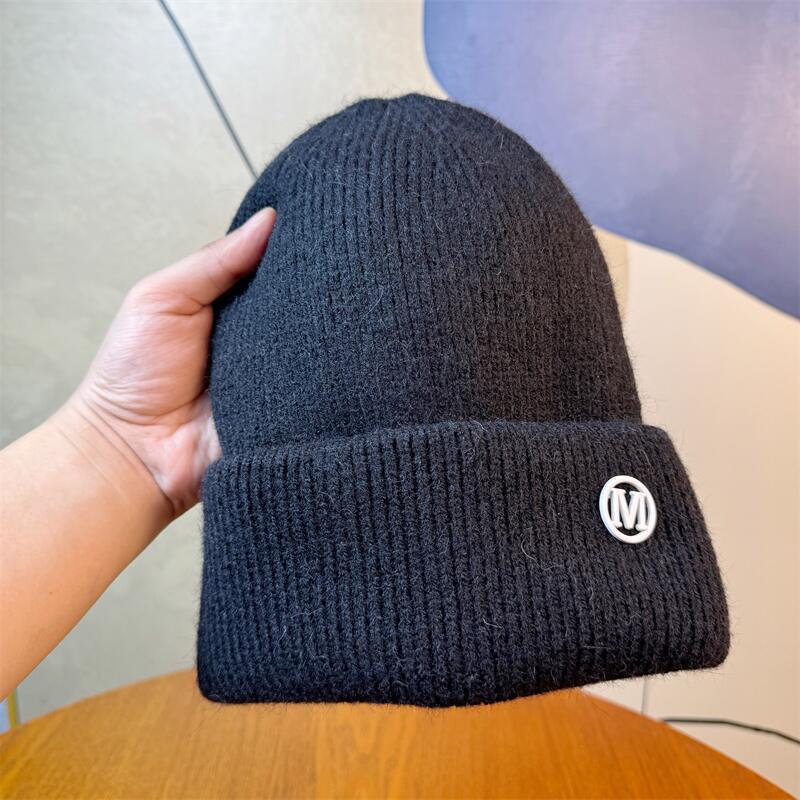 

Новый логотип в виде буквы M Шапка-бини из кроличьего меха Женская Осенне-зимняя Корейская версия Универсальная Утепленная Теплая шапка Защита ушей Вязаная шапка из кроличьего меха one size