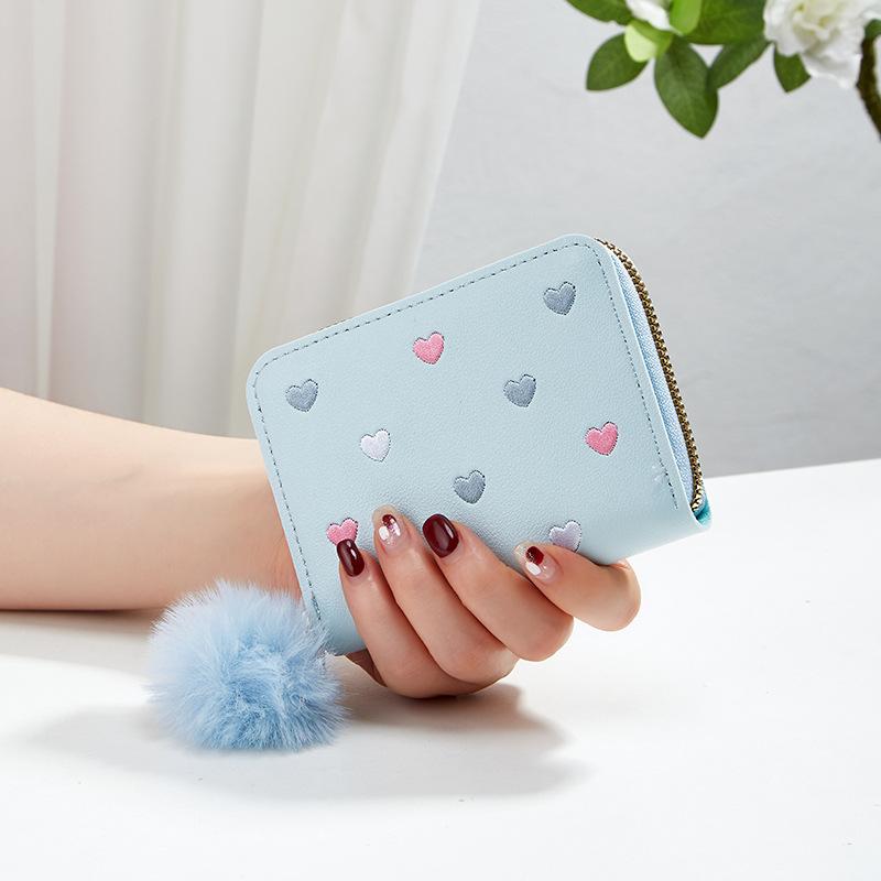 New single zipper short women's wallet fashionable and simple love hairball clutch bag, one piece