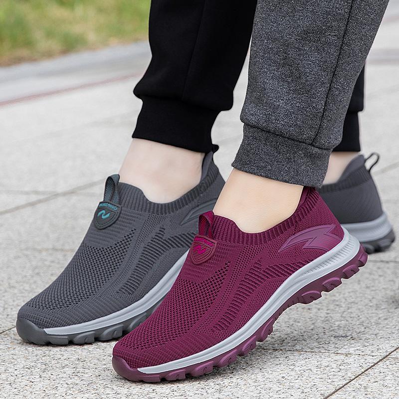 

Пара спортивных кроссовок, легкие и дышащие кроссовки с сеткой, повседневная обувь для мужчин и женщин на одну ногу.