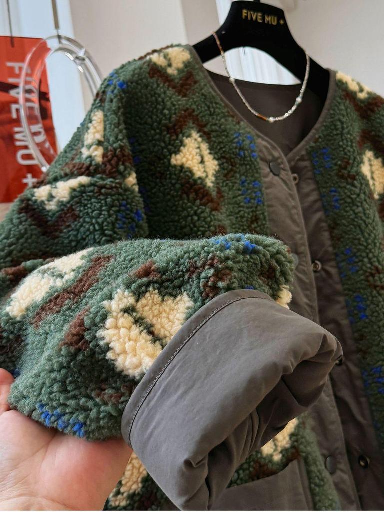 Damen Retro Zweifarbiger Color-Block Kunstlammfellmantel 2025 - Mittellang, Verdickt für Herbst und Winter.