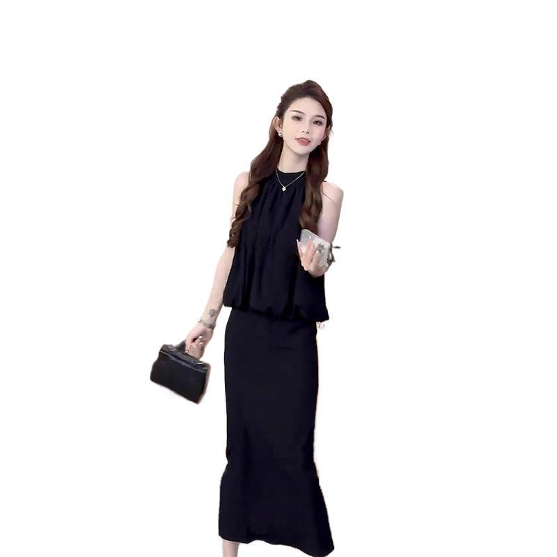Chic Summer 2026 Spicy Girl Two-Piece Set: Elegant Sleeveless Halter Top & Skirt