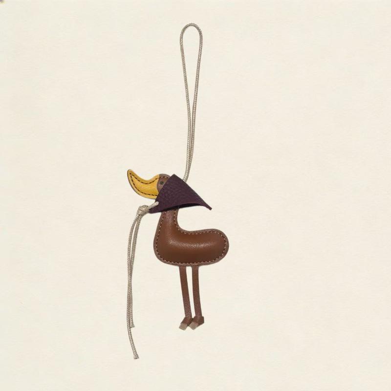 New Creative Scarf Duck Duck Duckling Car Keychain Leather Bag Pendant Pendant Car Keychain Decoration With Cute Keychain